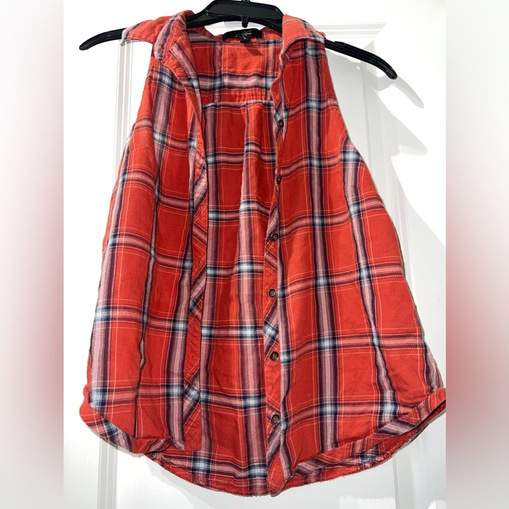 Plaid Sleeveless Button down